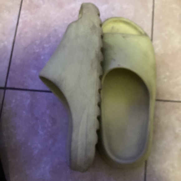 Beat up yezzy slides cheap offer free shipping - Picture 6 of 7